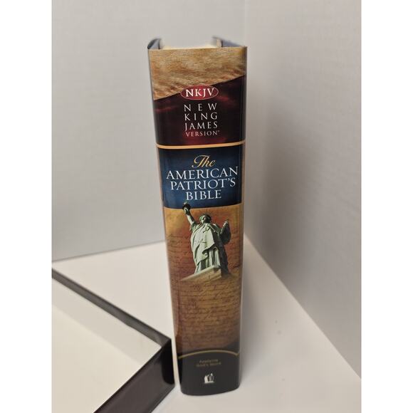 American Patriot's Bible : The Word of God and the Shaping of America NKJV - Picture 2 of 5